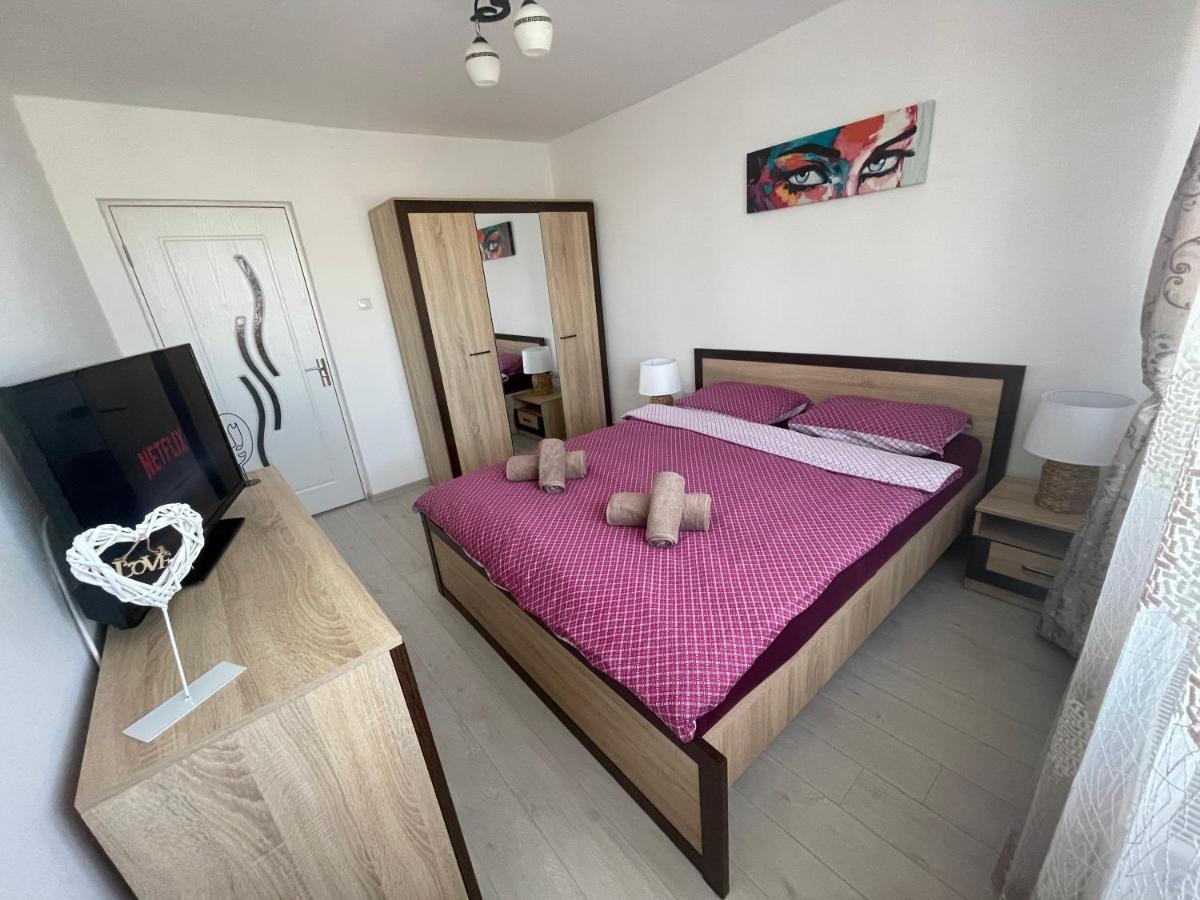 Elite Apartment Targoviste Bagian luar foto