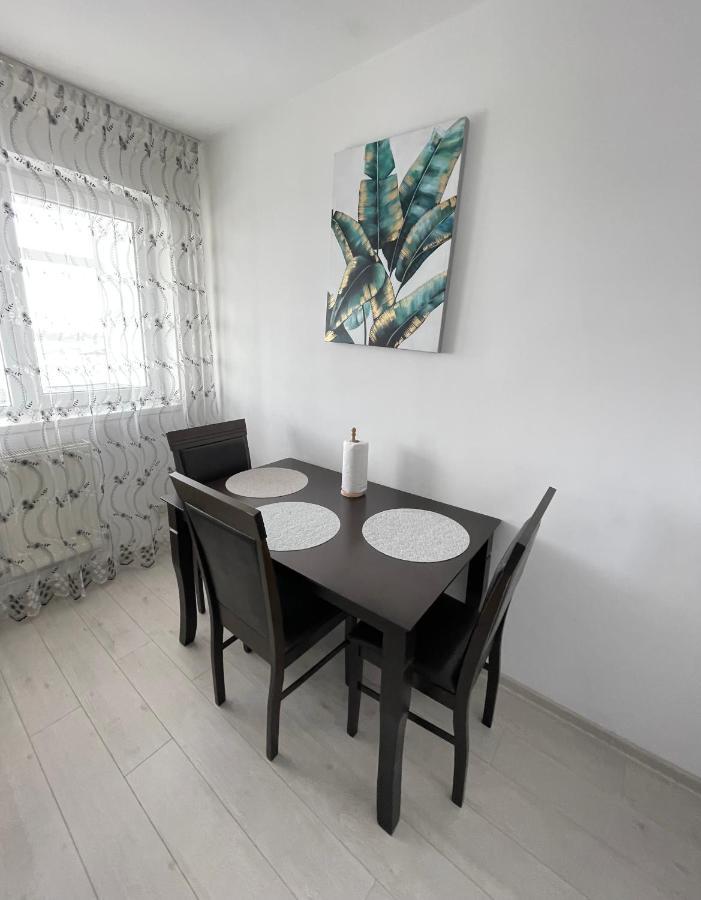 Elite Apartment Targoviste Bagian luar foto