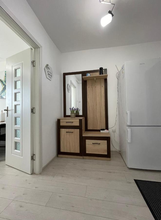 Elite Apartment Targoviste Bagian luar foto